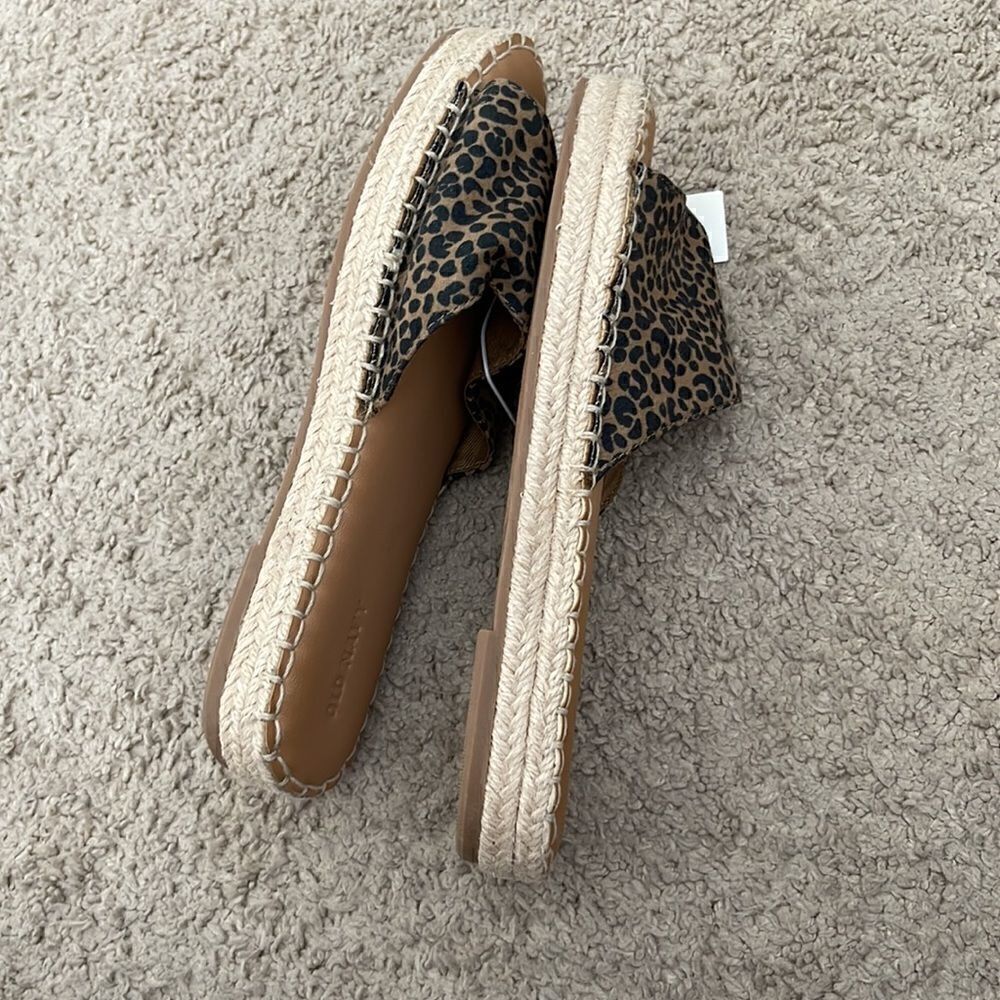 Old Navy Faux Suede Espadrille Slide Sandals - Picture 4 of 4